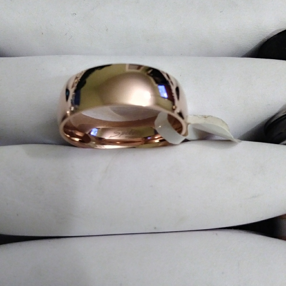 Solid titanium ring